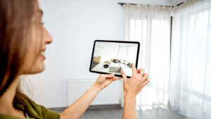 Using-Augmented-Reality-To-See-Product-Fits-Before-Purchase