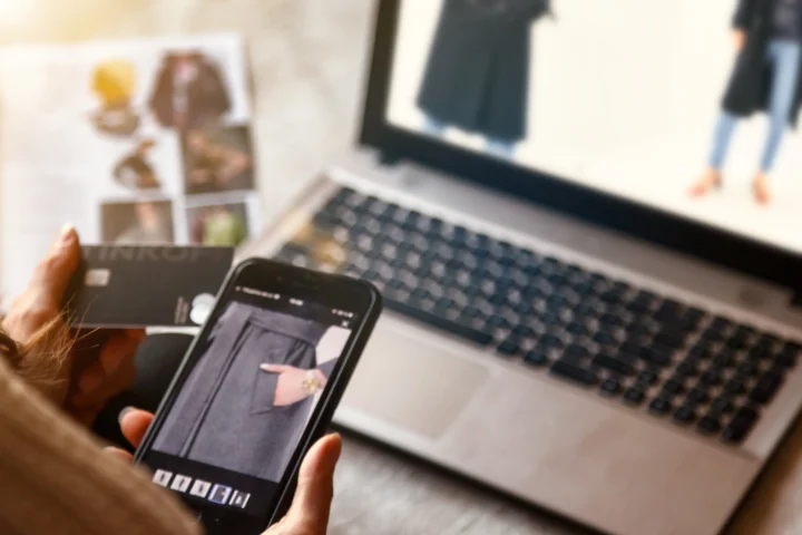 Consumer online shopping during peak season