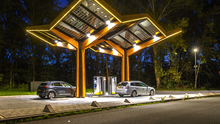 Alternatively-Powered-Vehicles-at-an-Electric-Charging-Station